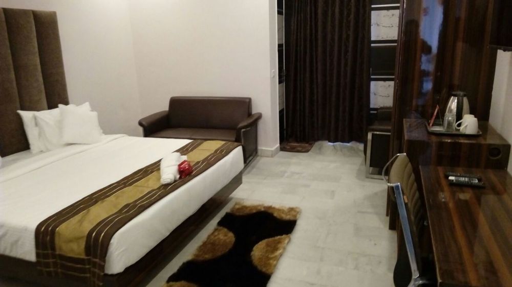 Red Carpet Hotels Νόιντα Εξωτερικό φωτογραφία
