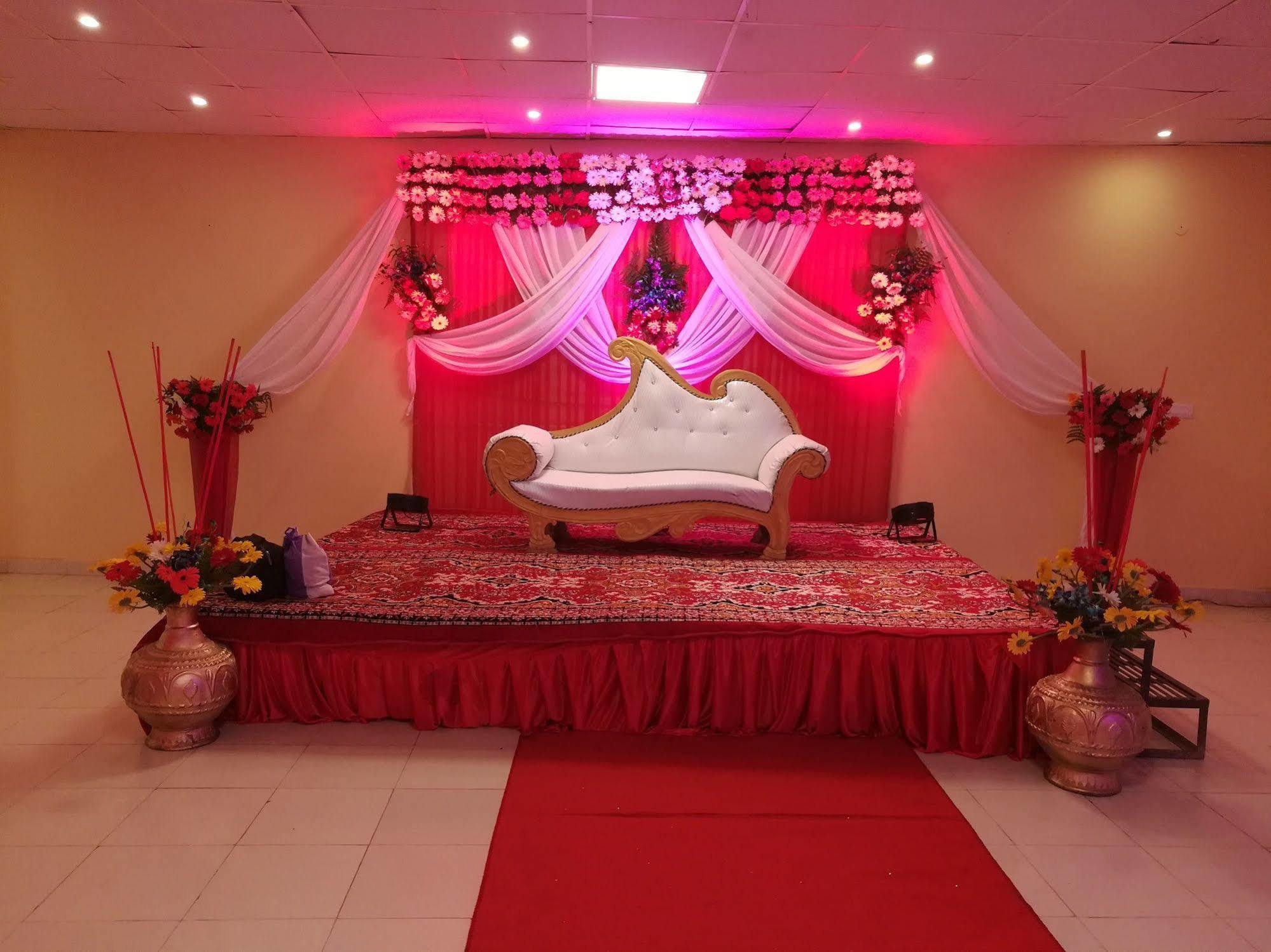 Red Carpet Hotels Νόιντα Εξωτερικό φωτογραφία